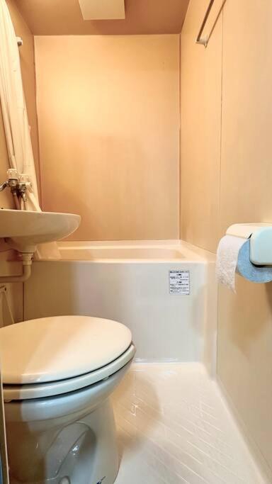 Apartment 103号室花園町駅と萩之茶屋駅各2分ベット2台専用バスルーム付きアクセス抜群 Ōsaka